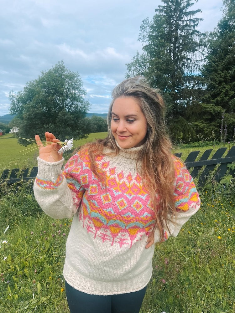 Matoaka rundfelling ecru og rosa