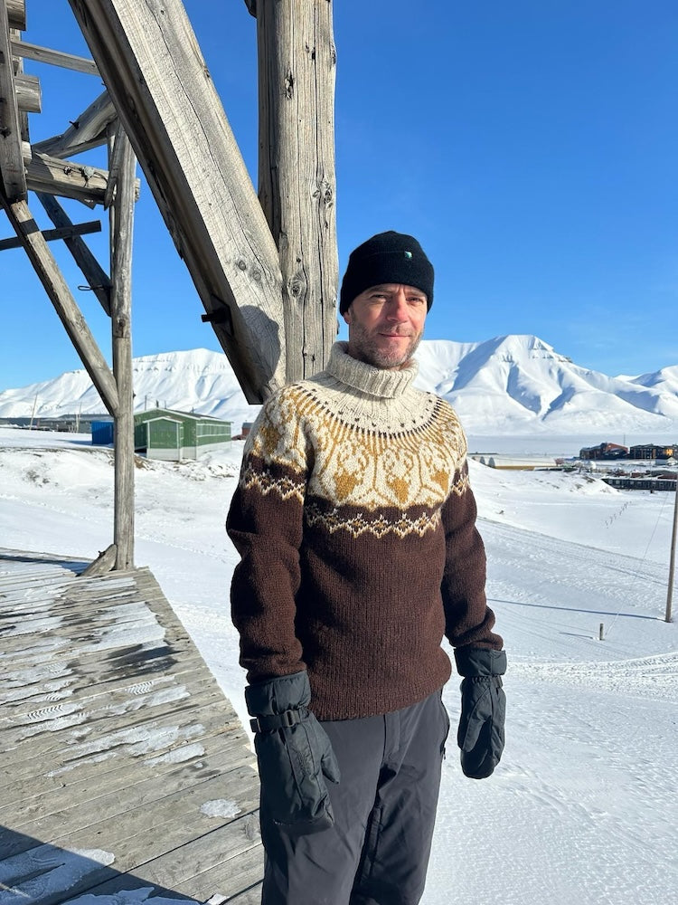 Nordkalottgenser mørk sjokolade melert