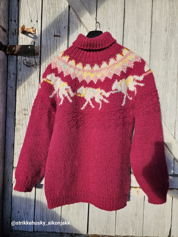 One week sleddog sweater dark magenta og minnie