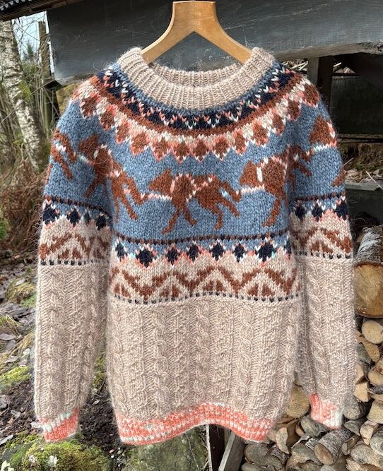 Tufsingdalgenser wheat heather og navy