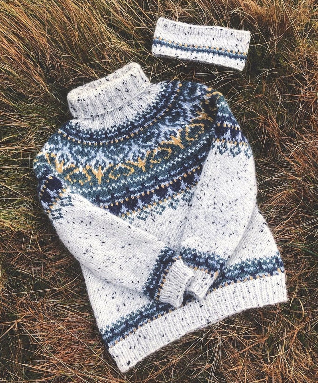Alasuq Polar light grey tweed og navy