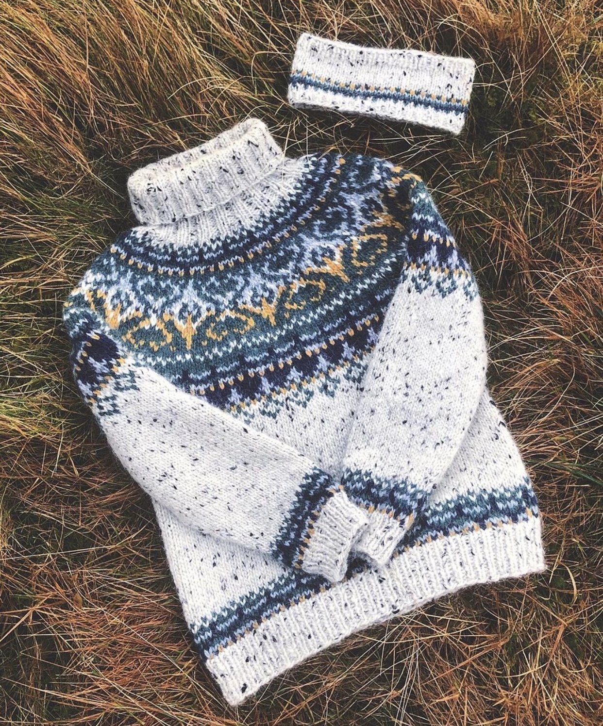 Alasuq Polar light grey tweed og navy