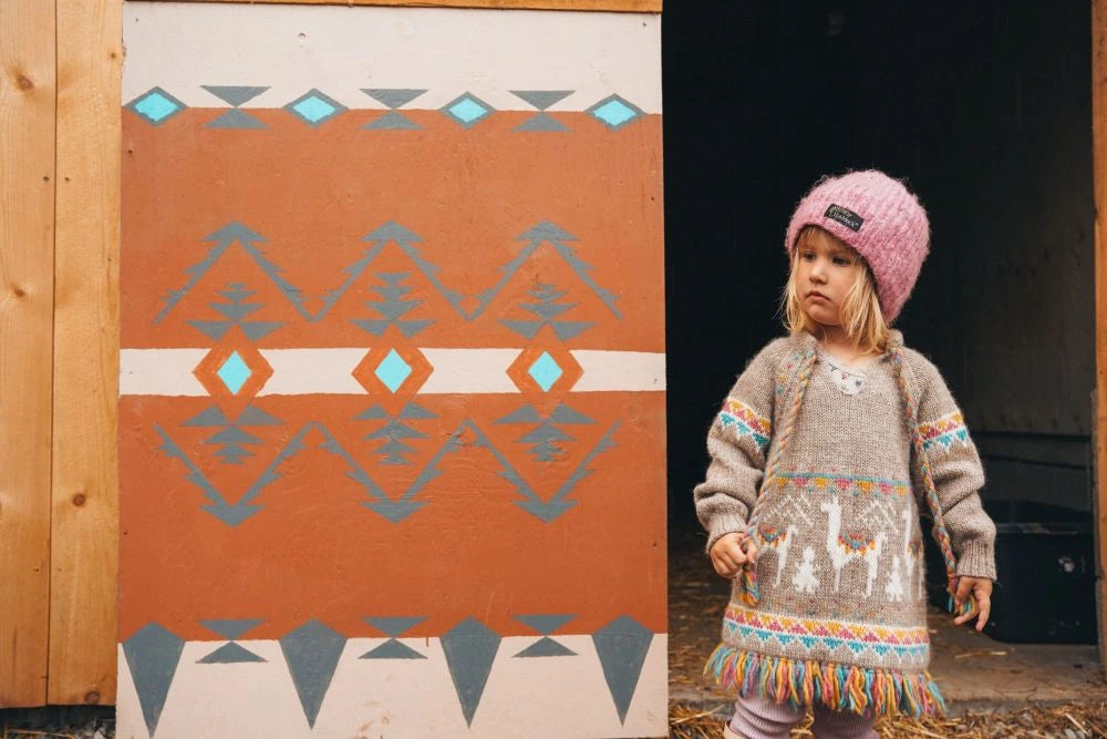 Eventyrlama barn beige fra Villmarksgensere av Linka Neumann