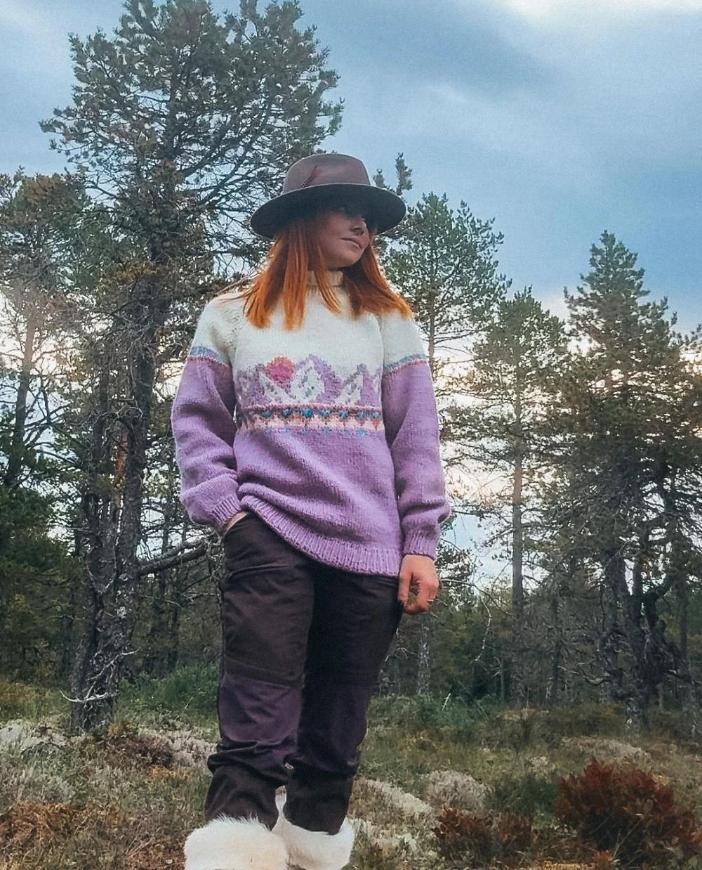 Harila sweater minimalistic lavender and white