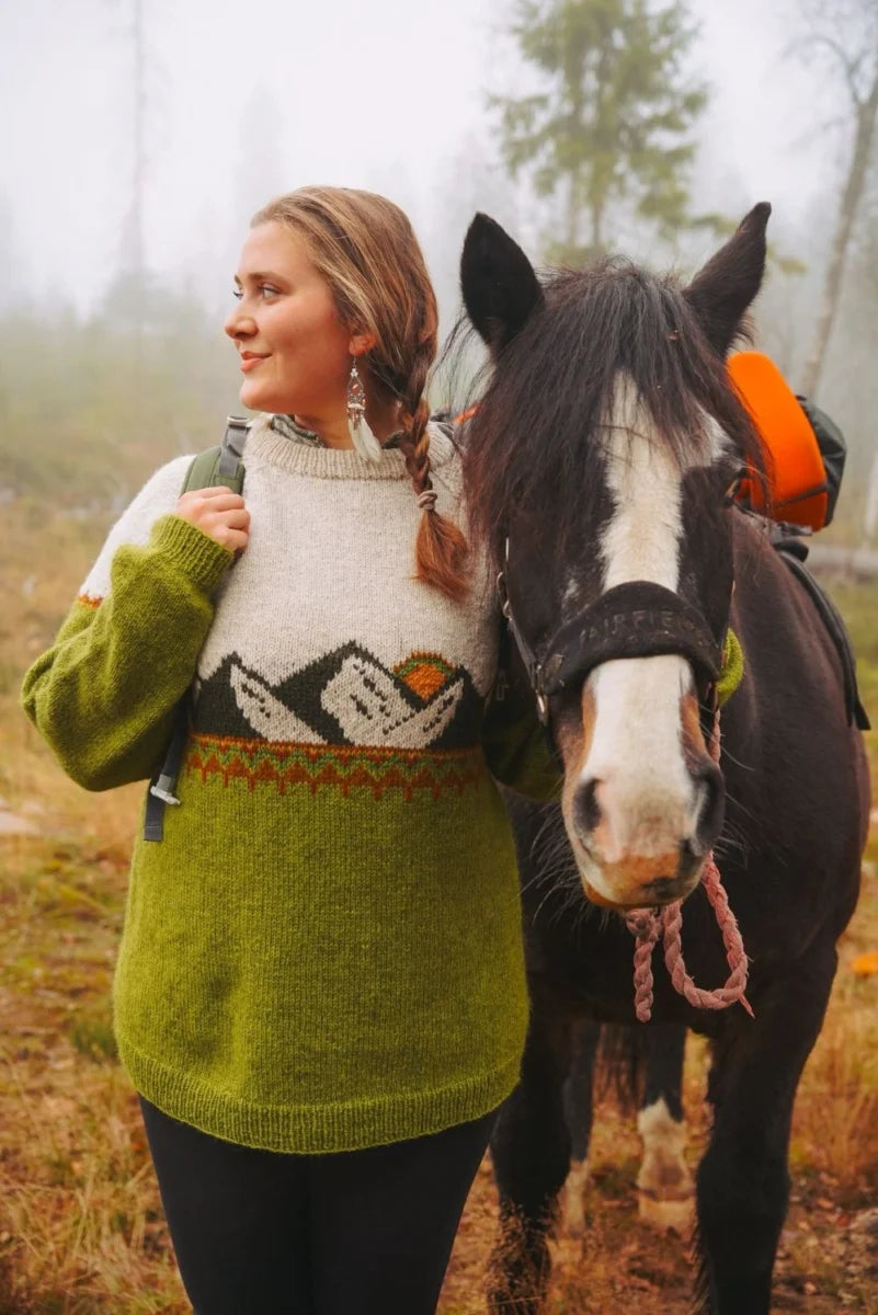 Harila mid-season lime og melert lys beige fra Villmarksgensere av Linka Neumann