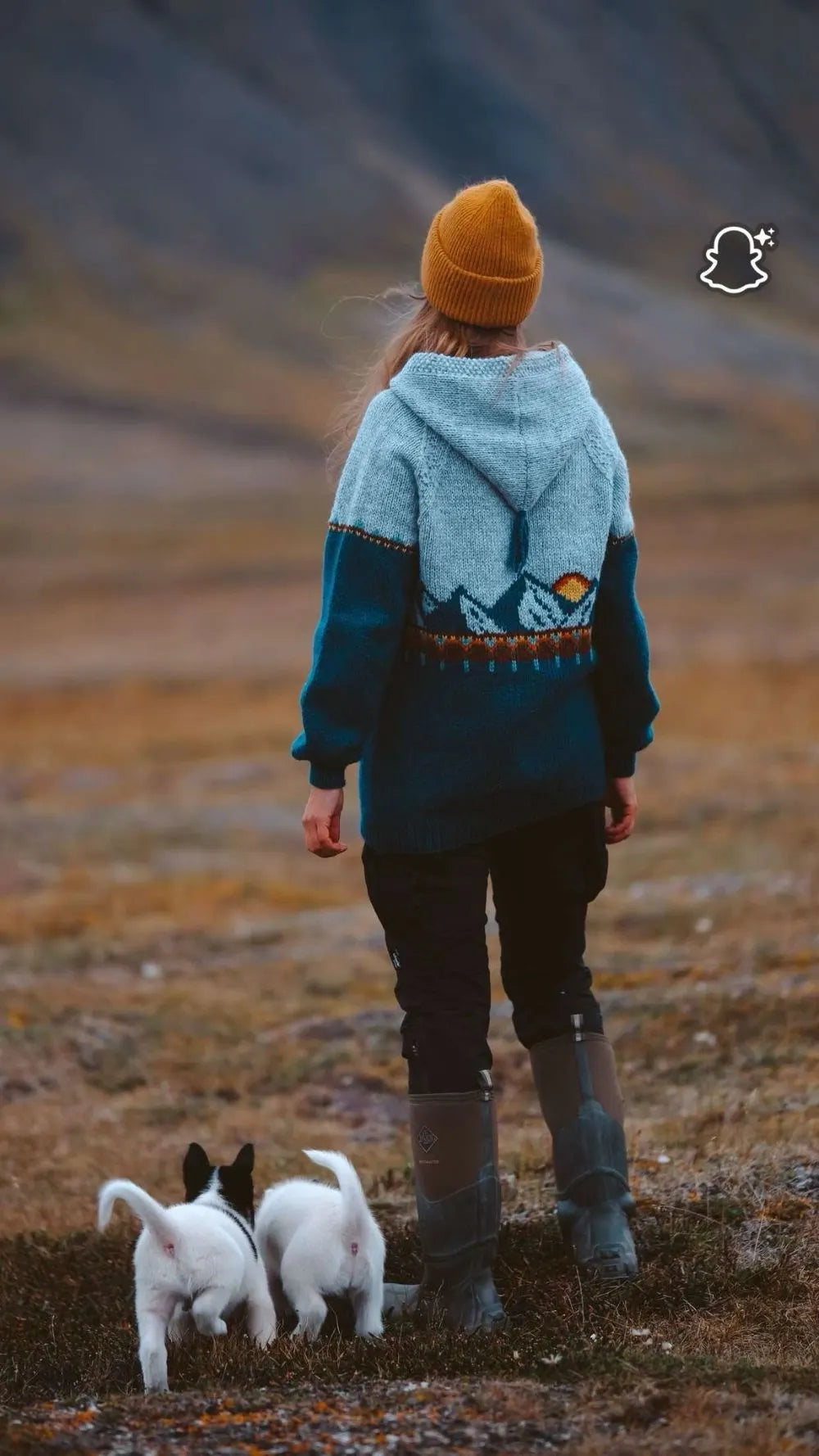 Harilakolleksjon minimalistisk lys blå melert fra Villmarksgensere av Linka Neumann