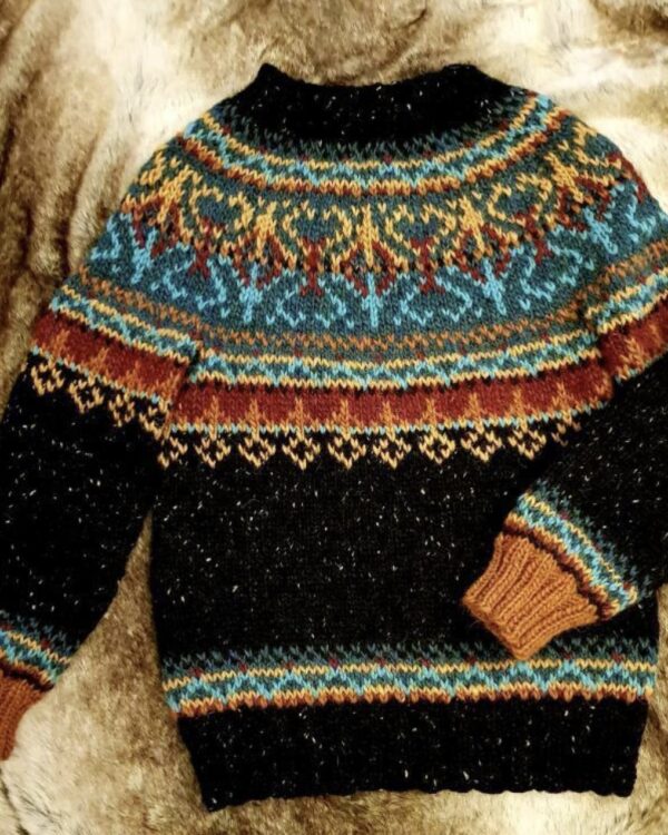 Alasuq polar black tweed and arctic exposure