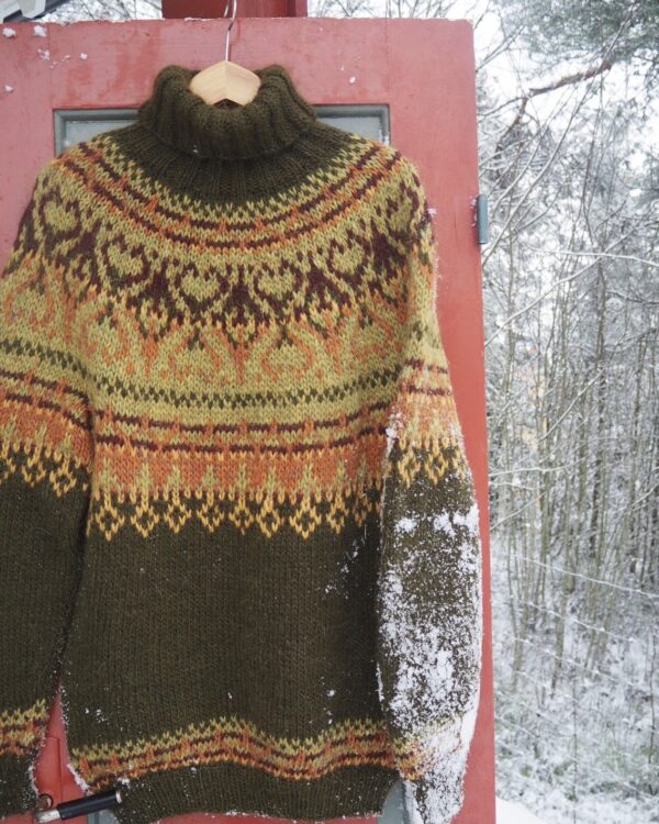 Alasuq polar dark olive and chartreuse green heather