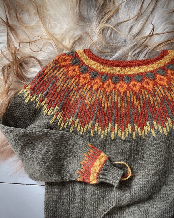 Hopi Dusted Olive aus Wilderness Sweater von Linka Neumann