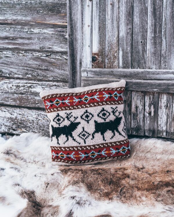 Tundra-Kissen in einer Mischung aus Hellbraun und Schwarz