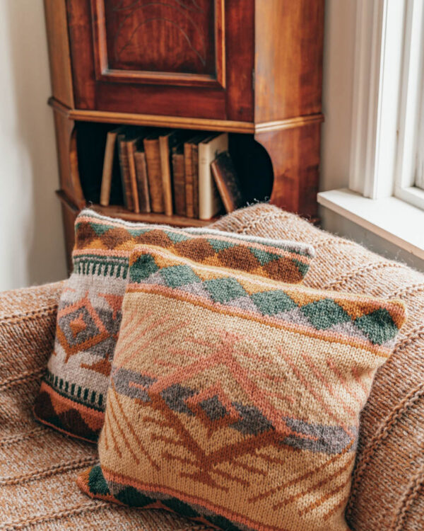 Kobuk Kissen rosa und ocker