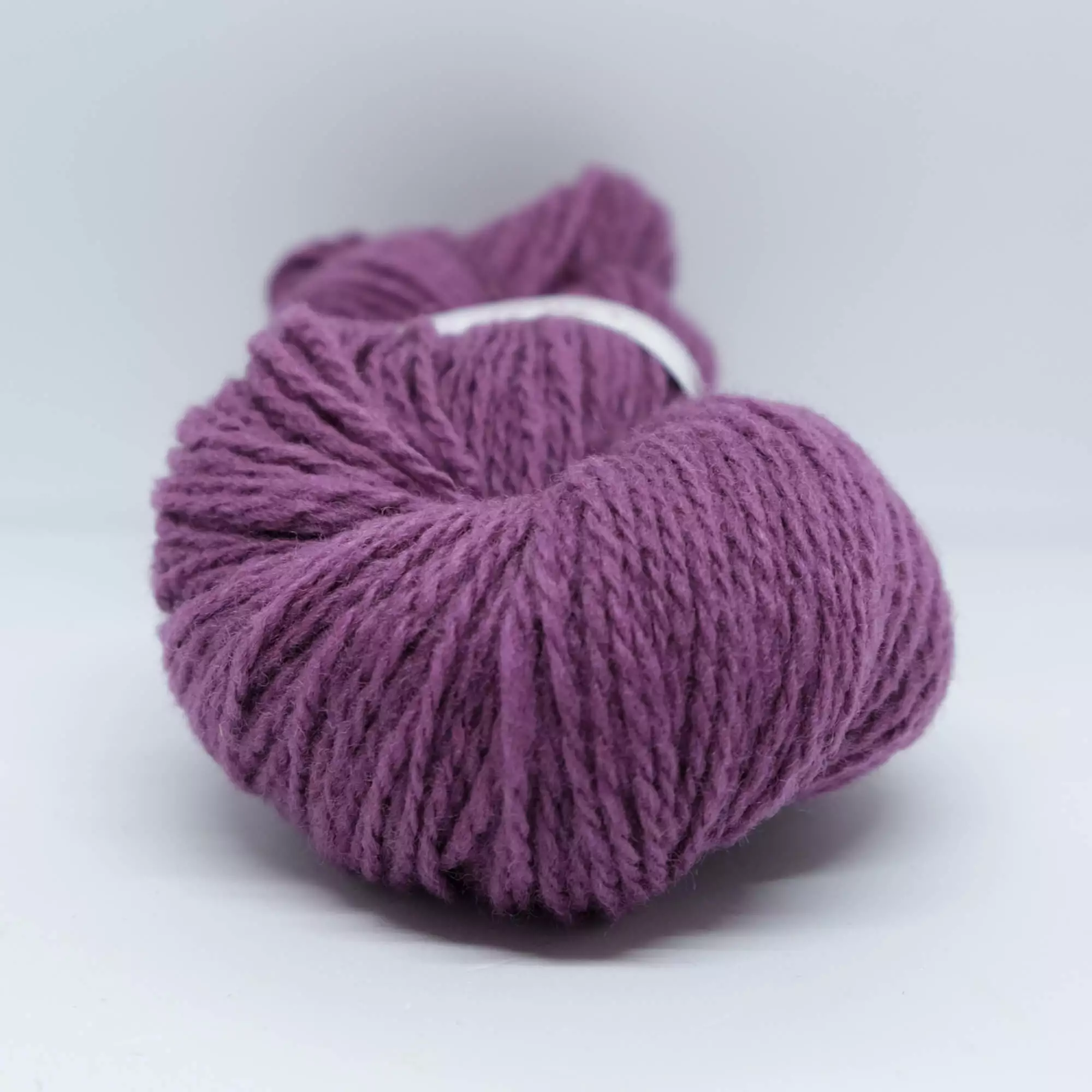 Luna lamb wool dark purple pink 426 - LinkaNeumann.com
