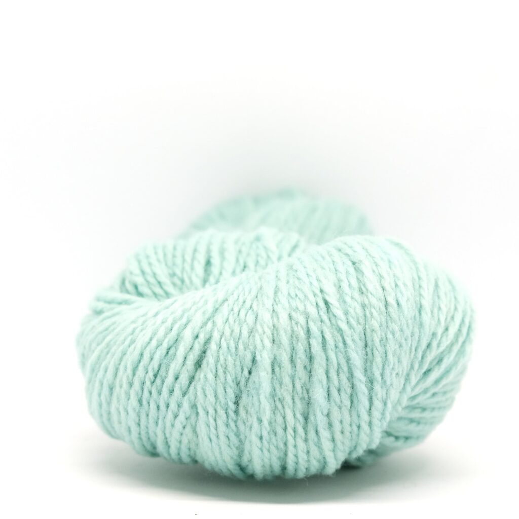 Luna wool yarn mint green 444