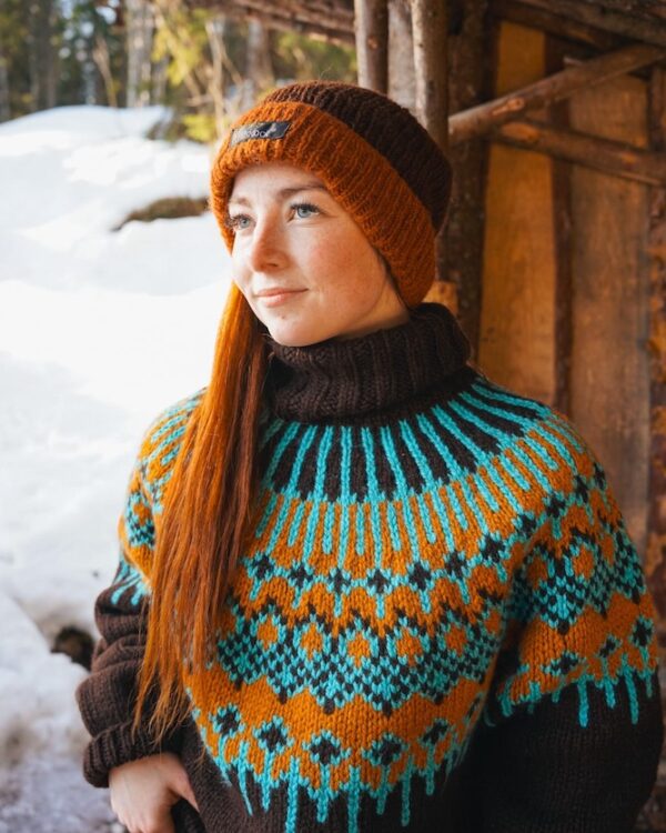 Føyka mørk brun og lys turkis melert