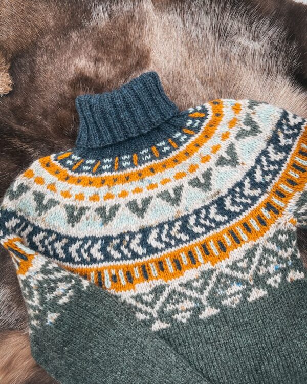 Okapi genser mørk gråmint melert