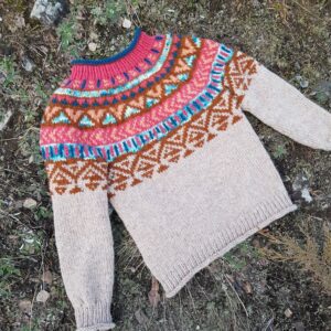 Okapi genser beige melert og melert kobberbrun