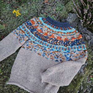 Okapi genser beige melert og håndfarget vams 65