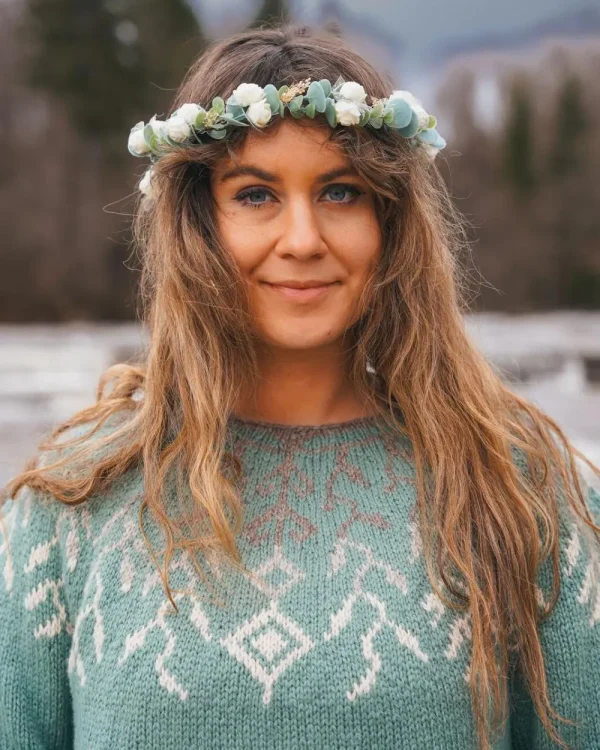 Harpa støvet grønn fra Vårkolleksjonen 2026 Villmarksgensere av Linka Neumann