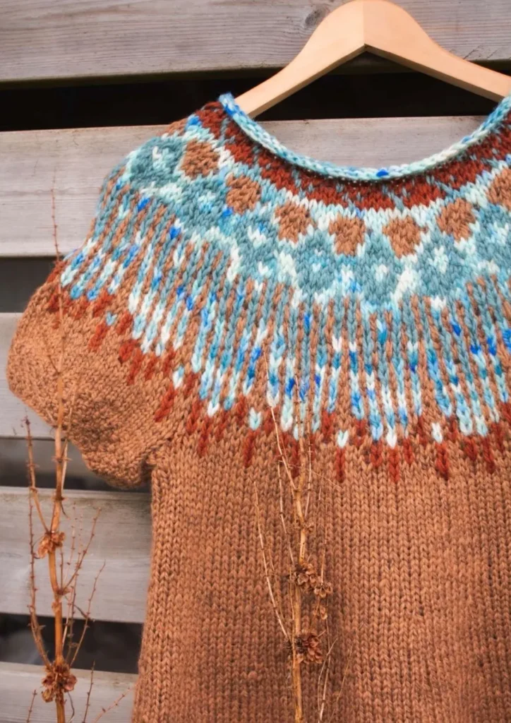 Hopikjole voksen fra Villmarksgensere,av Linka Neumann