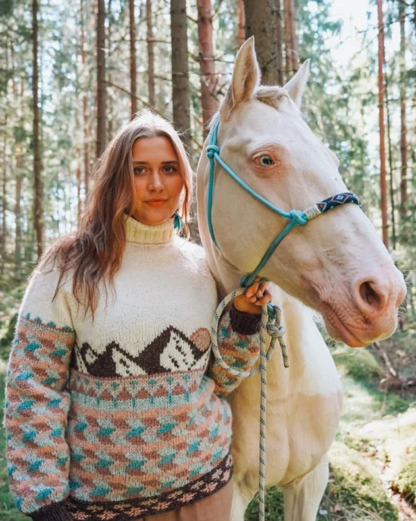 Harilagenser konjakk og mørk brun fra Villmarksgensere av Linka Neumann