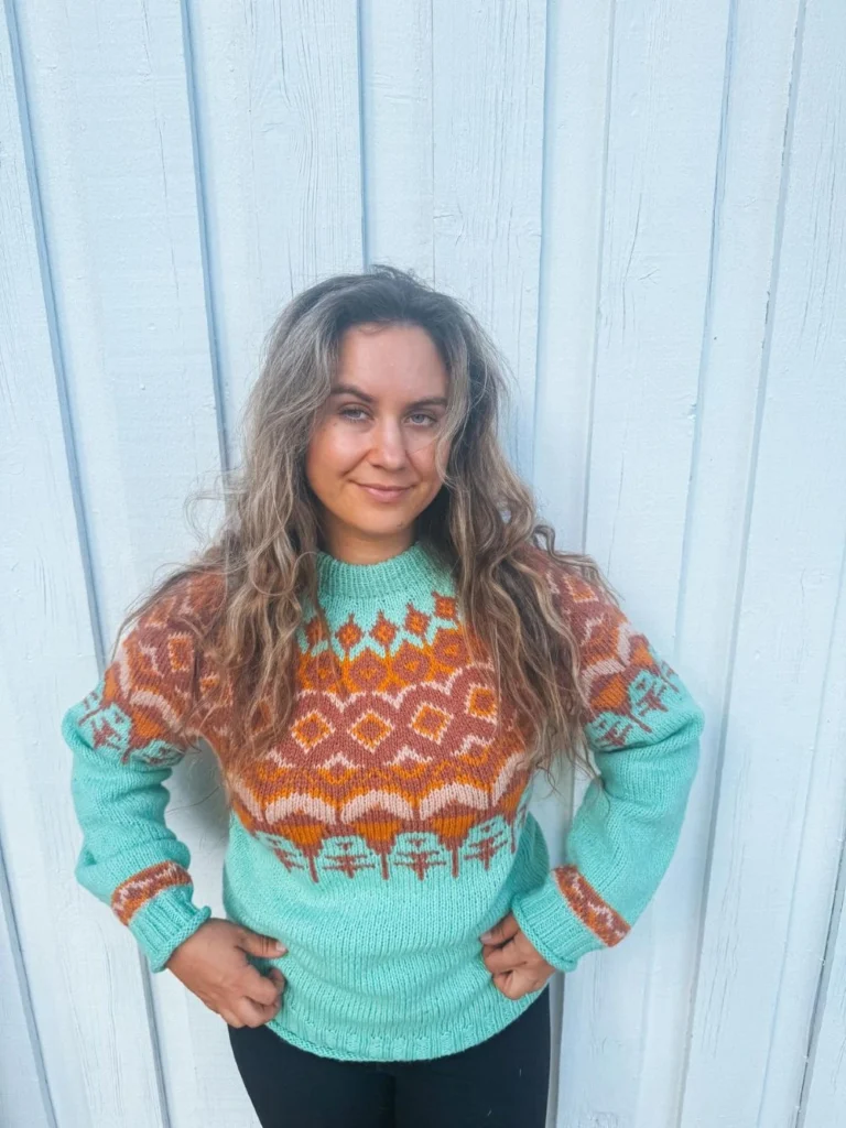 Matoaka rundfelling pastelgrønn og rustoransje fra Villmarksgensere av Linka Neumann