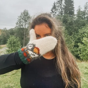 Harila tovede votter fra Villmarksgensere av Linka Neumann