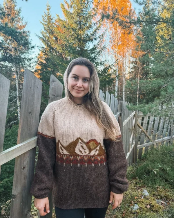 Harila minimalistisk kamel brun og mørk brun fra villmarksgensere av Linka Neumann