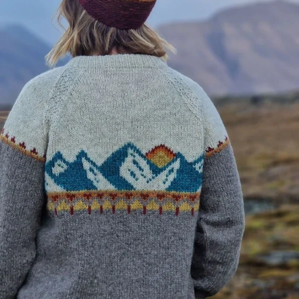 Harila mid-season melert mellombrun og melert lys beige fra Villmarksgensere av Linka Neumann