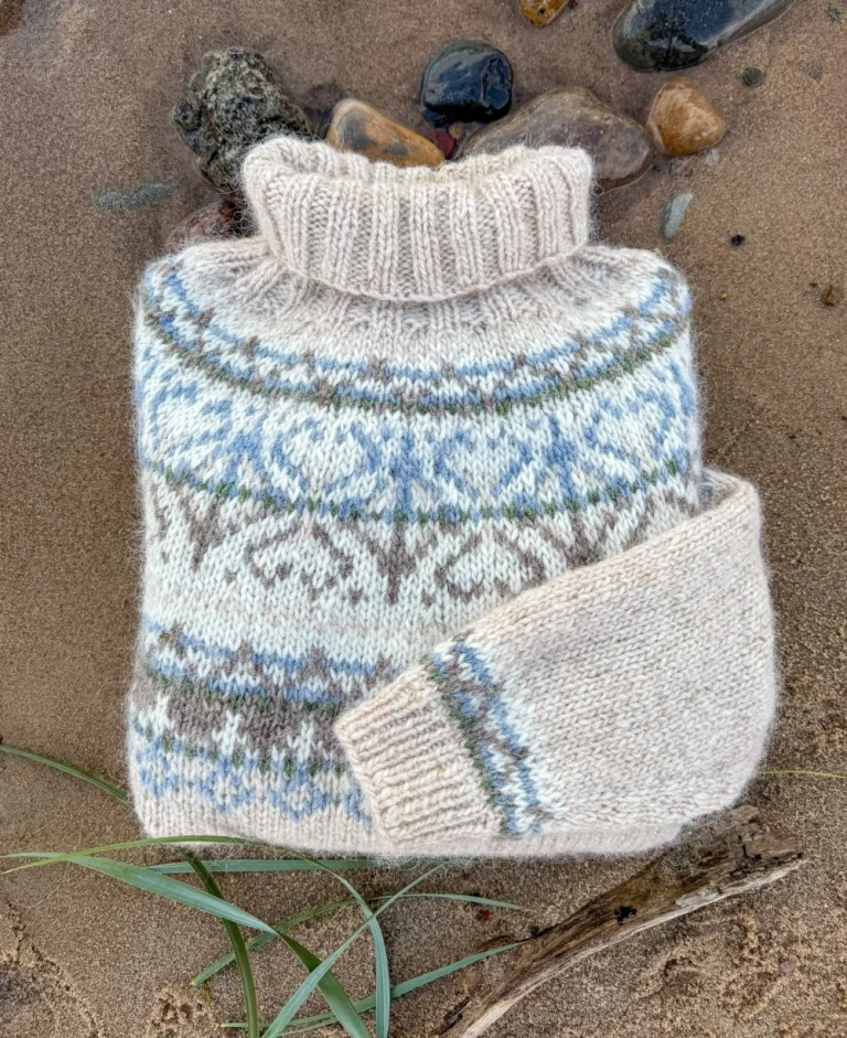 Alasuq polar ecru and denim from Wilderness Sweaters by Linka Neumann