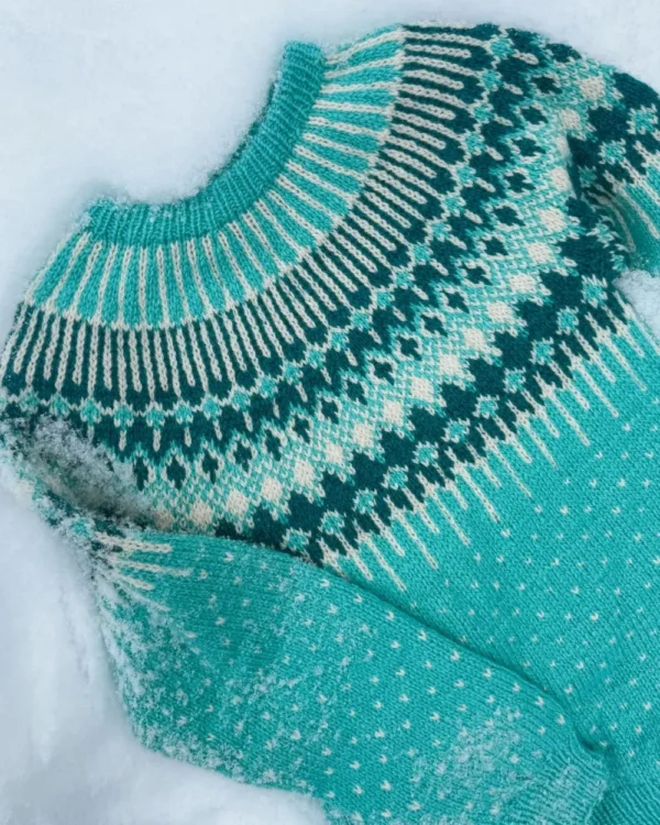 Føyka mid-season turkis fra Villmarksgensere av Linka Neumann