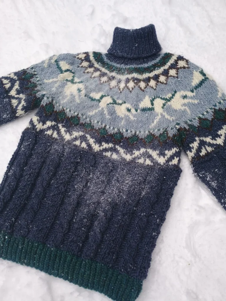 Tufsingdalgenser indigo fra Villmarksgensere av Linka Neumann