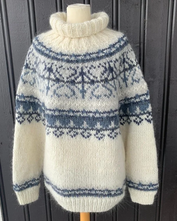 Alasuq polar white og indigo fra Villmarksgensere av Linka Neumann