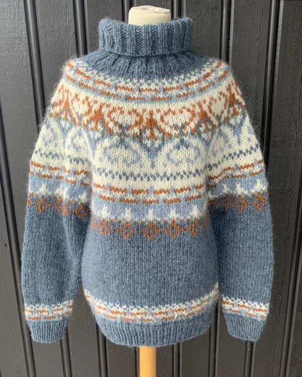 Alasuq polar light indigo og amber heather fra Villmarksgensere av Linka Neumann