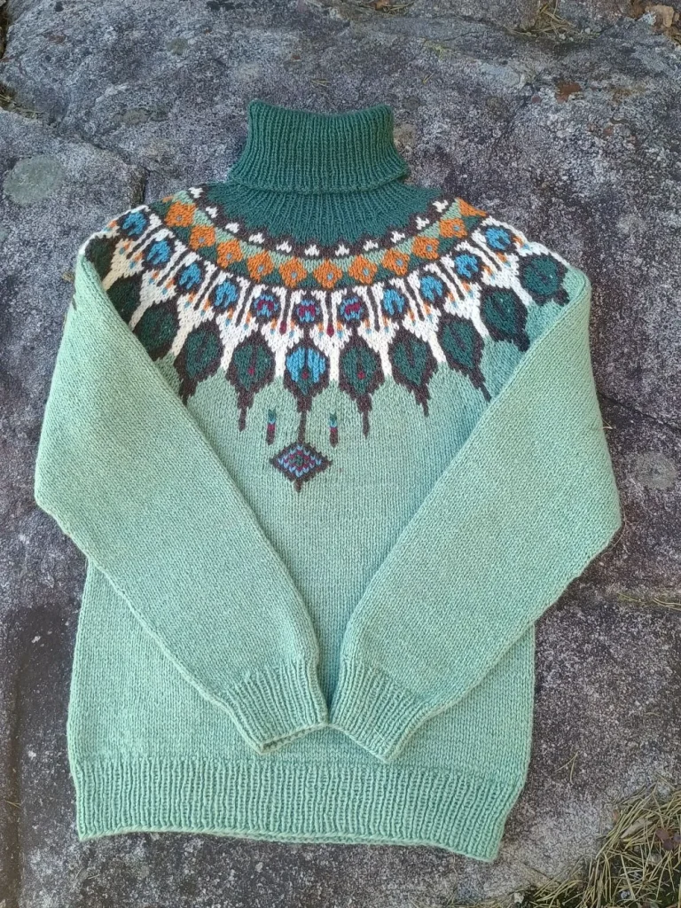 Lille påfugl støvet lys grønn fra Villmarksgensere av Linka Neumann