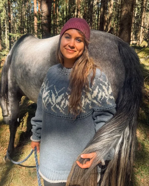Rhim Stålgrå fra Vårkolleksjonen Villmarksgensere av Linka Neumann