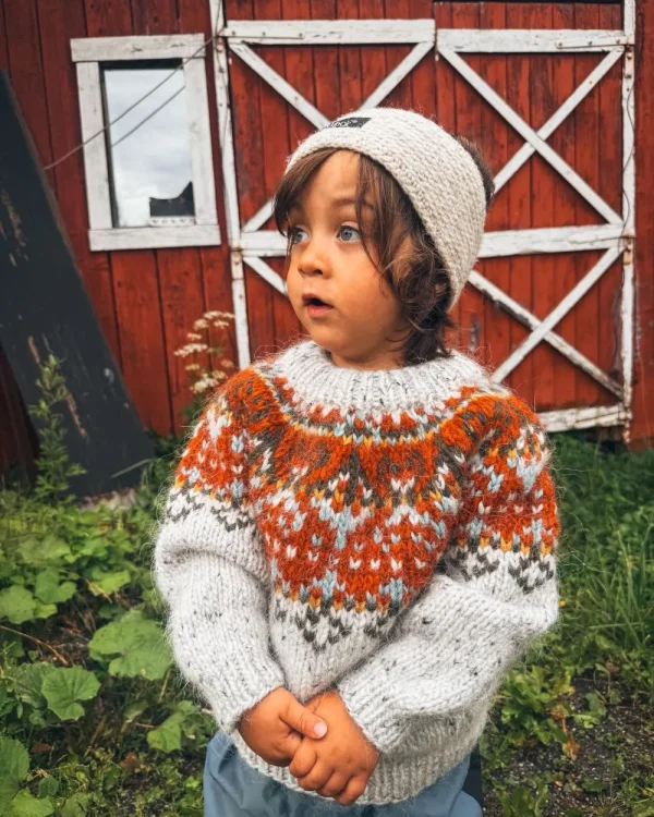 Original Alasuq polar barn brent oransje fra Villmarksgensere av Linka Neumann
