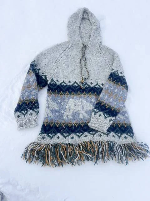 Kvitebjørn polar light grey tweed fra Villmarksgensere av Linka Neumann